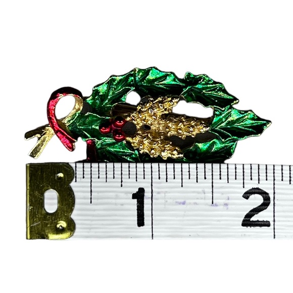 Vintage Gerrys Christmas Holiday Jewelry Pin Brooch Holly Leaves Pinecone Center - Picture 6 of 6